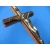 Krzyż drewniany brąz na ścianę z paskiem 26 cm